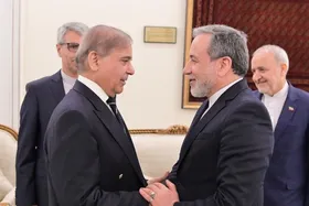 ابراز همدردی نخست&zwnj;وزیر پاکستان با عراقچی