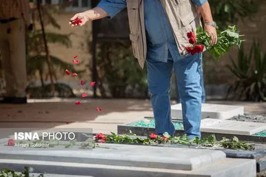 عکس‌هایی از حضور جمعی از سینماگران در قطعه هنرمندان