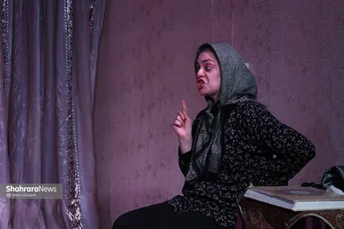 گزارش تصویری | نمایش «شربت زعفران، آویشن، پونه و چند قطره روغن گل مغربی»