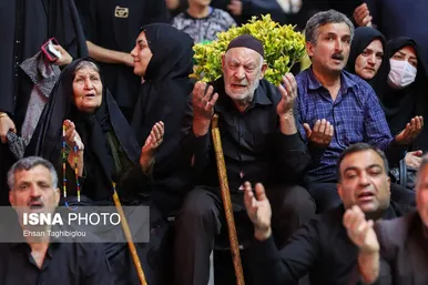 محرم ۱۴۰۴ | عکس‌هایی از عزاداری در حسینیه اعظم زنجان