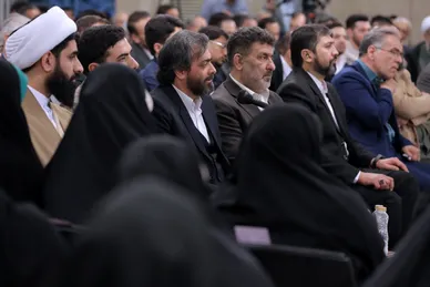 دیدار جمعی از شاعران و اهالی فرهنگ و ادب فارسی با رهبر انقلاب