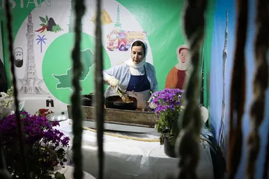 جشنواره غذای ملل و صنایع دستی