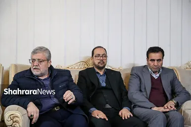 گزارش تصویری | دیدار شهردار مشهد با خانواده شهید غلامی از شهدای شهرداری در حمله اغتشاشگران