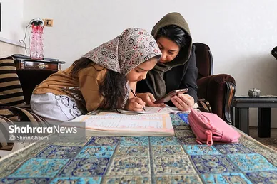 گزارش تصویری | تحصیل آنلاین دانش‌آموزان در دوران جنگ