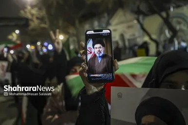 گزارش تصویری | واکنش مردم مشهد به خبر انتخاب آیت‌الله سیدمجتبی خامنه‌ای به عنوان سومین رهبر انقلاب اسلامی ایران