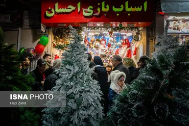 گزارش تصویری | حال و هوای شب کریسمس - تهران