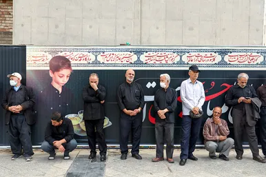 تشییع پیکر مطهر 5 شهید مدافع حرم در مشهد