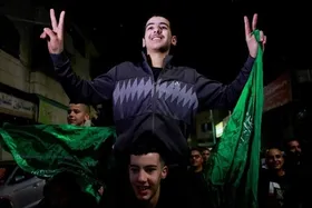 آزادی ۳۹ اسیر فلسطینی در مقابل ۱۳ اسیر صهیونیست | گام نخست توافق عملی شد