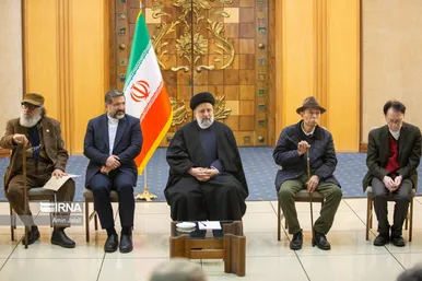 عکس‌هایی از افطاری رئیس جمهور با بازیگران