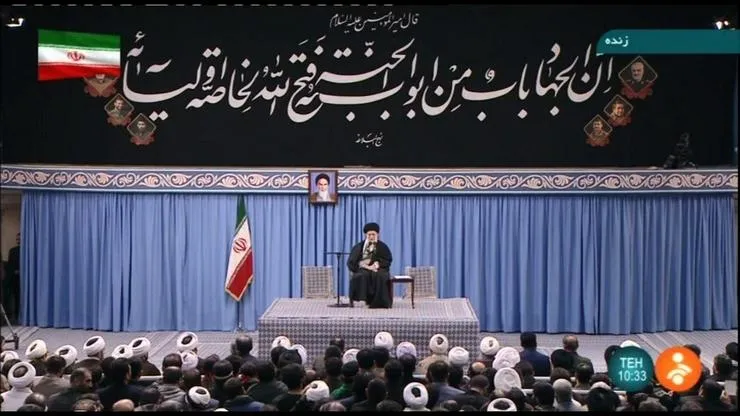 صوت کامل بیانات صبح امروز رهبر انقلاب در دیدار مردم قم ۹۸/۱۰/۱۸