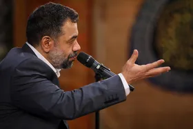 ویدئو | مناجات&zwnj;خوانی محمود کریمی در حرم مطهر رضوی