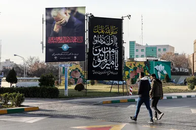 فضاسازی شهر مشهد به مناسبت ایام فاطمیه و سالگرد شهادت سردار سلیمانی
