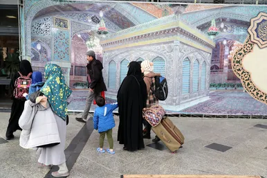  ورود مسافران نوروزی به مشهد 
