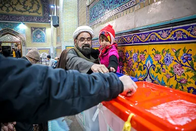آخرین ساعات رای گیری انتخابات در مشهد مقدس