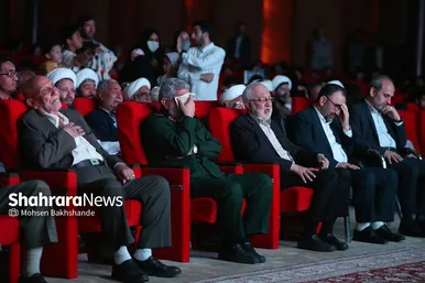 مراسم رونمایی از تقریظ رهبر انقلاب بر کتاب 