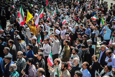 راهپیمایی ضدصهیونیستی نمازگزاران مشهدی و حمایت از عملیات وعده صادق سپاه