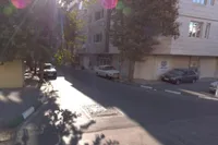 نبود سرعت‌گیر و افزایش تصادفات در مجد ۲۱ + فیلم