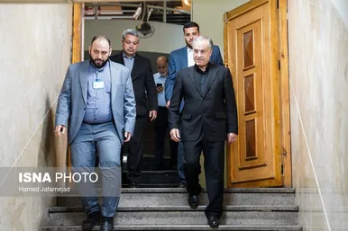 عکس‌هایی از دومین روز ثبت‌نام کاندیدا‌های چهاردهمین دوره انتخابات ریاست‌جمهوری ۱۴۰۳