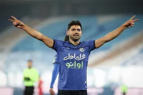 درخواست عجیب دانیال اسماعیلی&zwnj;فر از هواداران پرسپولیس+ ویدیو| ستاره&zwnj;های استقلال در لباس سرخ؟