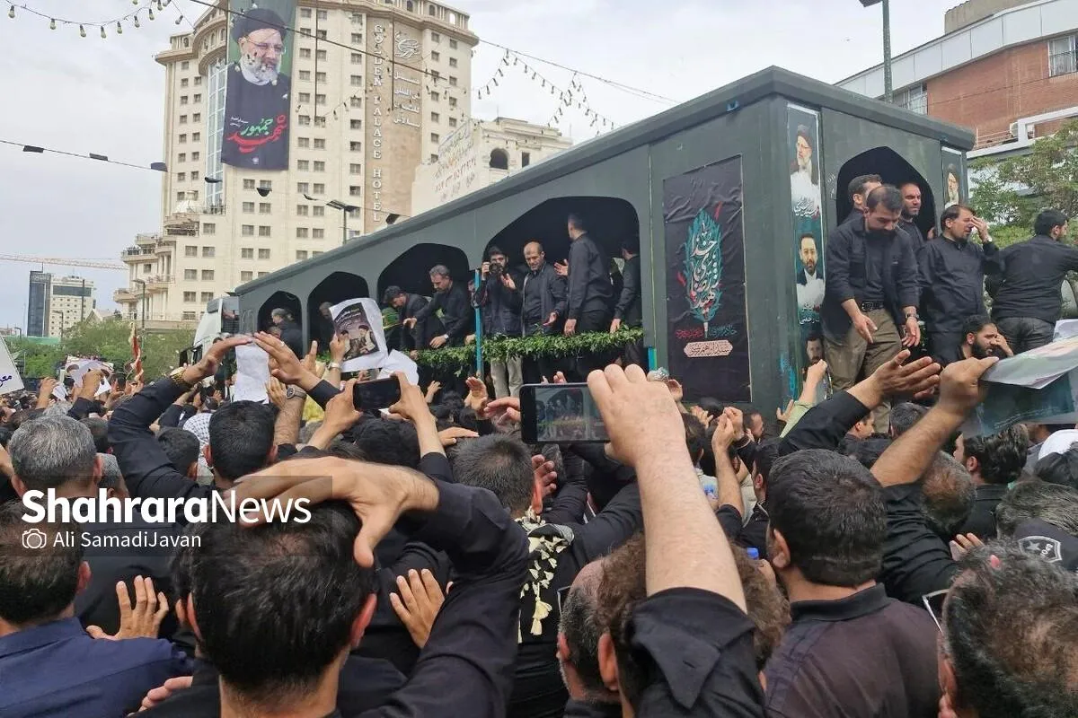 شهردار مشهد: تا کنون سه میلیون نفر در آیین تشییع شهید جمهور حضور دارند (۳ خرداد ۱۴۰۳)