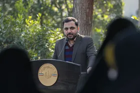 وزیر ارتباطات: دریافتی کارکنان پست افزایش پیدا می&zwnj;کند| برای تجارت داخلی نیاز به بیگانه نداریم