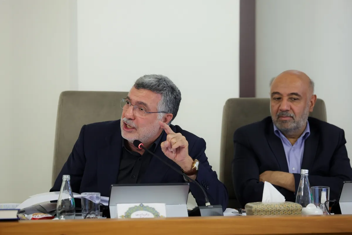 وزیر بهداشت: داوطلبان جوان در جنگ تحمیلی ۱۲ روزه در مراکز درمانی عملکرد مطلوبی ارائه دادند