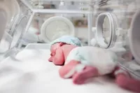 تست قطره خون پاشنه پا از نوزاد؛ یک اقدام حیاتی برای تشخیص زودهنگام اختلالات نادر
