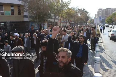 راهپیمایی اصناف، بازاریان و نمازگزاران پس از نماز جمعه مشهد