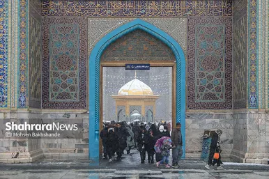 گزارش تصویری | یک روز برفی در حرم مطهر امام رضا(ع) - ۲۱ بهمن ۱۴۰۳