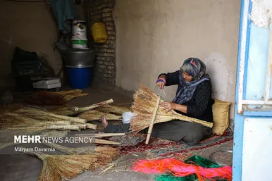 گزارش تصویری | جاروبافی در روستای ملاحسن