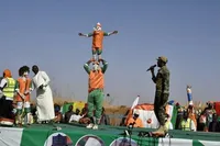 مردم نیجر خروج سربازان فرانسوی را جشن گرفتند