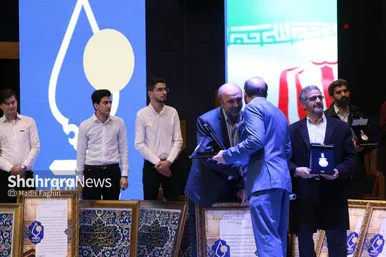 رویداد اعطای نشان مشهد از نمایی دیگر