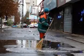 نیرو‌های خدمات شهری مشهد در روز‌های بارانی همچنان آماده‌باش هستند (۲۶ فروردین ۱۴۰۳)