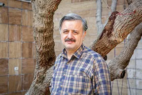 حذف زبان فارسی از فهرست زبان&zwnj;های خارجی افغانستان! | کاظمی: نام خانه پدری ما &laquo;فارسی&raquo; است