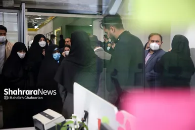 بازدید معاون رییس جهمور در امور زنان و خانواده از کارخانه نوآوری مشهد