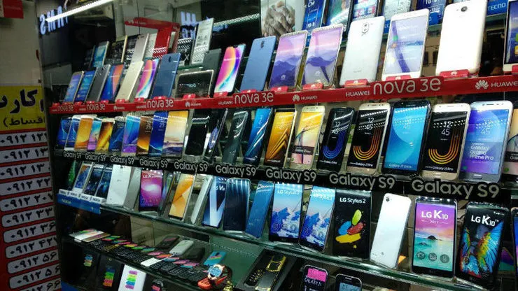 کورس گرانی در بازار موبایل با قیمت‌های نجومی!