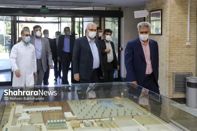 بازدید وزیر بهداشت از شرکت سرم‌سازی ثامن مشهد