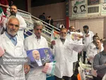 آغاز برنامه انتخاباتی نامزدهای انتخابات ریاست‌جمهوری در مشهد | از حضور باتأخیر پزشکیان تا تغییر مکان سخنرانی جلیلی (۶ تیر ۱۴۰۳) + فیلم و عکس