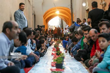 افطاری در کوچه گلچینان یزد