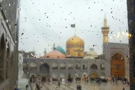 ویدئو| هوای بارانی حرم امام&zwnj;رضا(ع) در شب عید سعید قربان (۱۵ خرداد ۱۴۰۴)