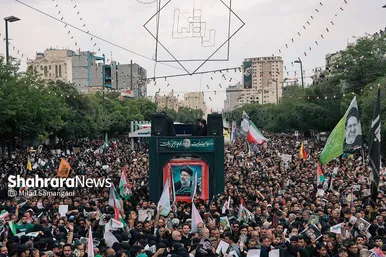عکس‌هایی از مراسم تشییع پیکر شهدای خدمت در مشهد (۱)