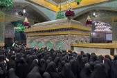 مراسم غبارروبی ضریح مطهر امام رضا(ع) با حضور بانوان برگزار شد(۱۸ آذر ۱۴۰۴)
