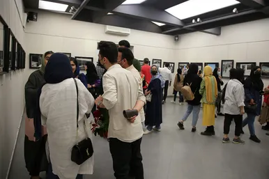 نمایشگاه گروهی عکس «آن‌کادر»