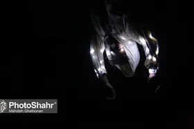 &laquo;خیر نبینی سعیده&raquo; روی صحنه تئاتر مستقل مشهد | وقتی از بیرون برای جامعه نسخه می&zwnj;پیچند