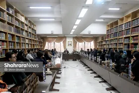 یاحقی: لهجه هویت ماست، خجالت نکشید