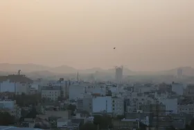 نفس&zwnj;های تنگ مشهد در روز&zwnj;های غبارآلود
