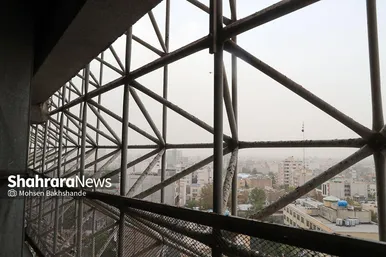 هجوم ریزگرد‌ها به آسمان مشهد (۴ شهریور ۱۴۰۲)