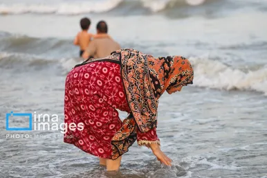 گزارش تصویری | آخرین چهارشنبه ماه صفر در ساحل بندرعباس