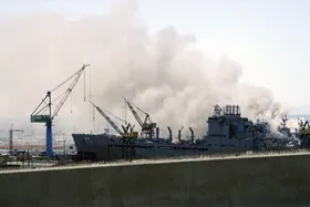ناو جنگی آمریکایی دچار حریق شد (۲۹ مرداد ۱۴۰۴)