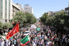 حضور باشکوه مردم مشهد در راهپیمایی جمعه &laquo; همدلی و ایستادگی&raquo; (۳۰ خرداد ۱۴۰۴) + فیلم